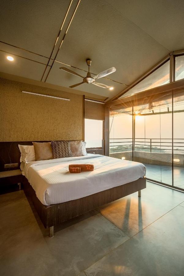 Saffronstays Heavone Trio, Lonavala Buitenkant foto